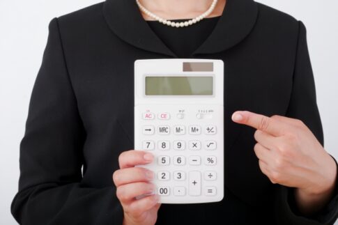 孤独死の葬儀費用はどのくらい？発見後の流れと対応方法を紹介