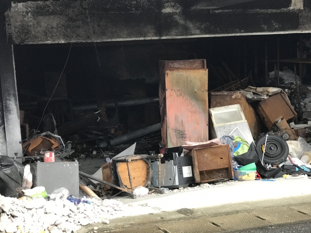 火災後の清掃と片付け